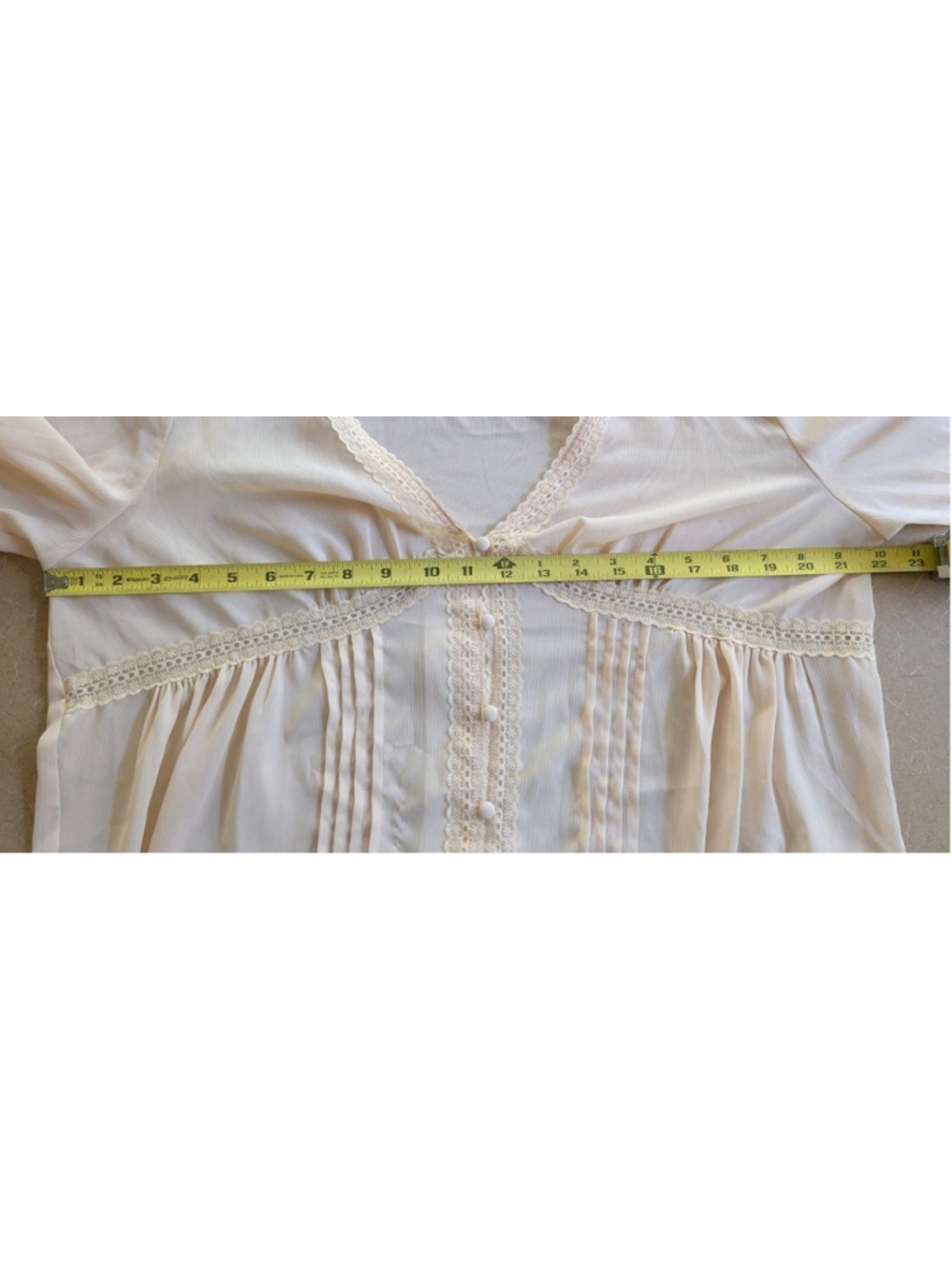 ASTR The Label Cream Boho Lace Trim Blouse Sheer Balloon Sleeve Peplum Top... - Picture 5 of 7